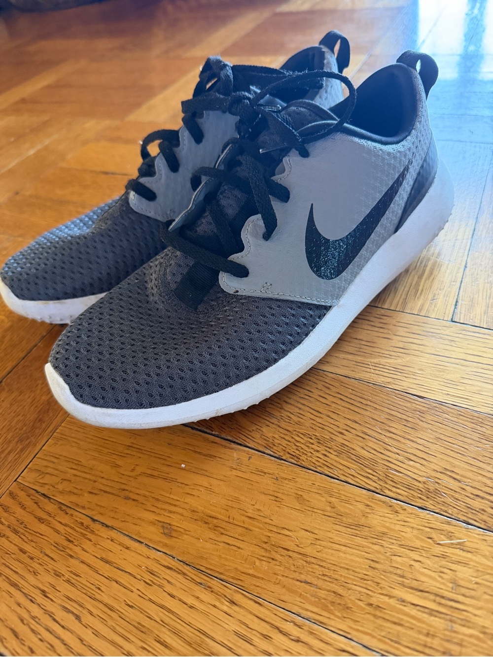 Nike Women's Gray and Black Lightweight Golf Shoes